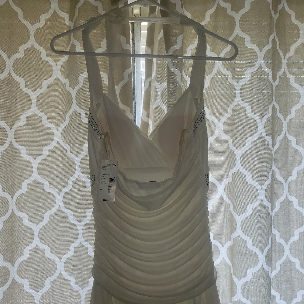 Dress - Picture 3 of 4